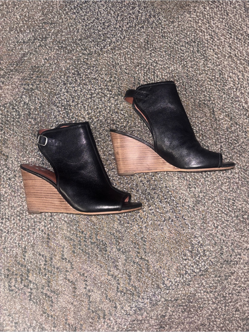 Lucky Brand Risza wedge sandals black leather ankle strap Size 8.5 EUC